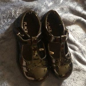 Pat and leather Mary Jane